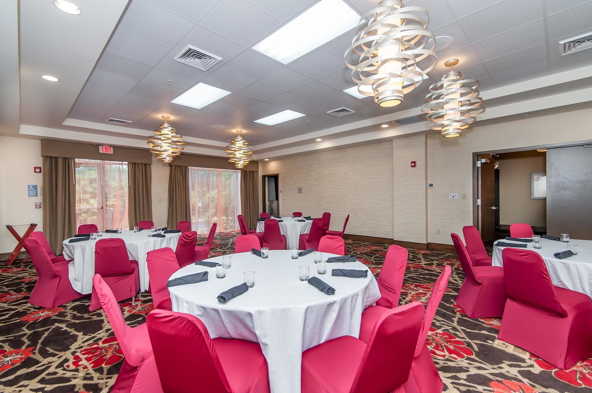 Фото Hilton Garden Inn Preston Casino Area