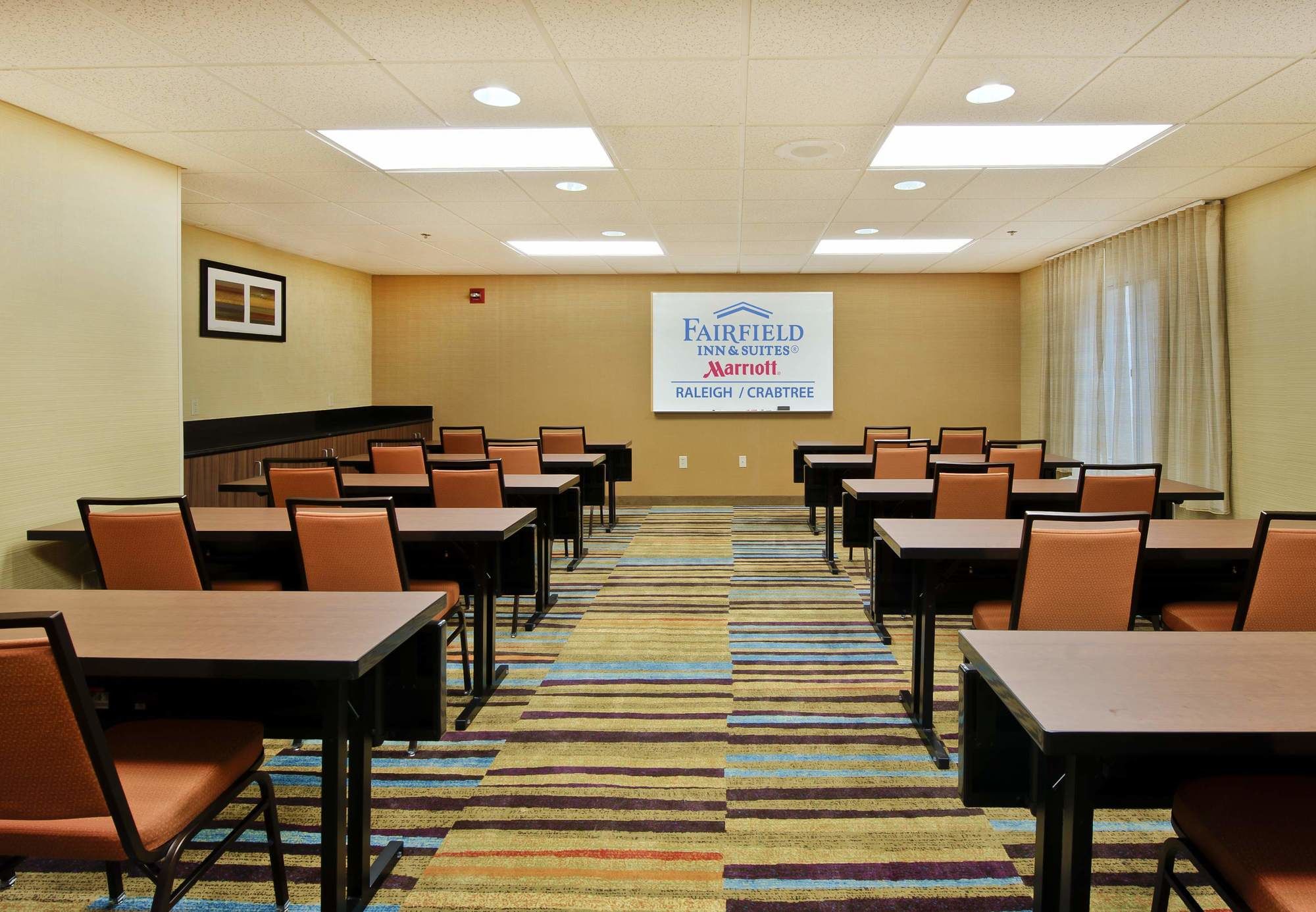 Фото Fairfield Inn by Marriott Raleigh Crabtree