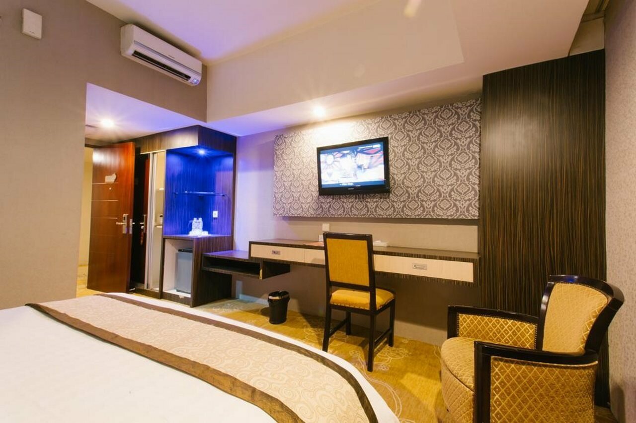 Фото Hermes Palace Hotel Medan