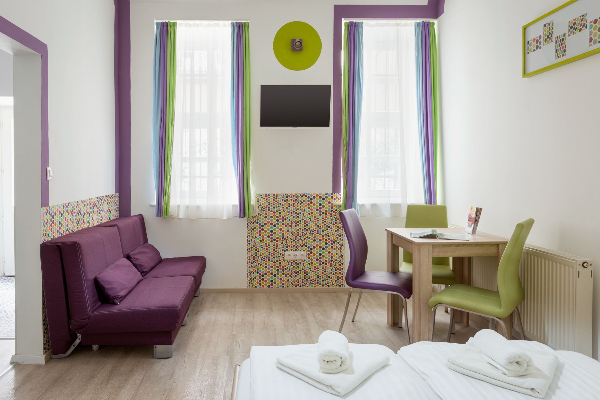 Фото Amber Gardenview Studios