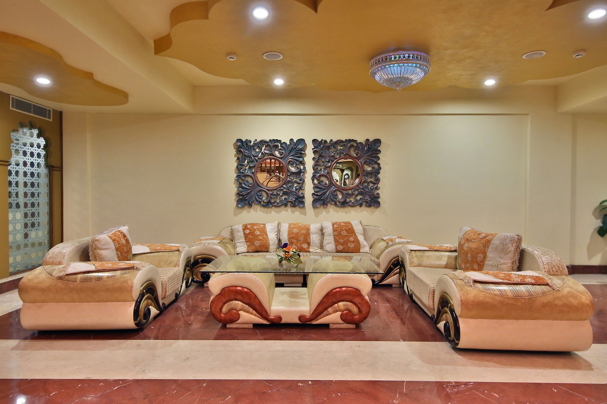 Фото Chokhi Dhani The Palace Hotel