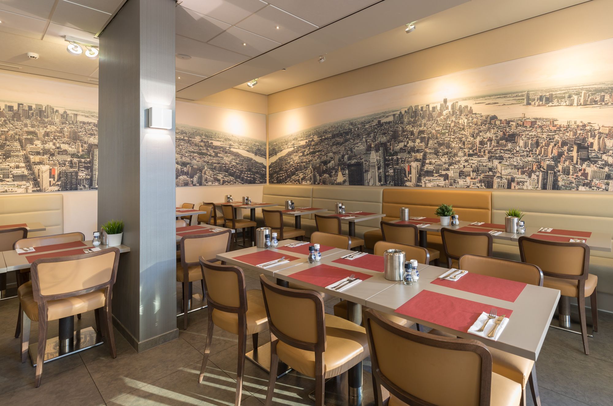 Фото Ramada by Wyndham The Hague Scheveningen