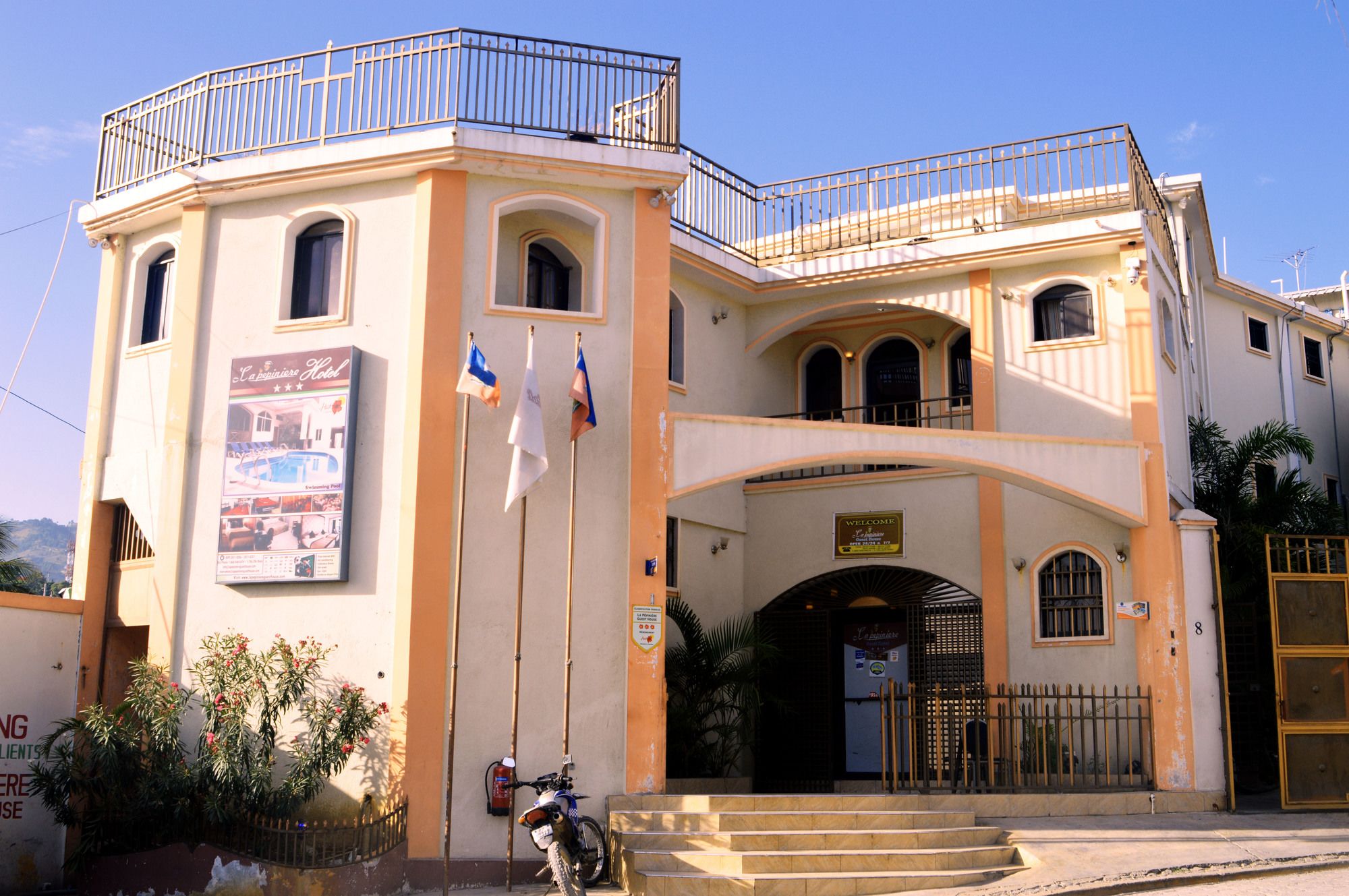 Фото La Pépinière Hôtel