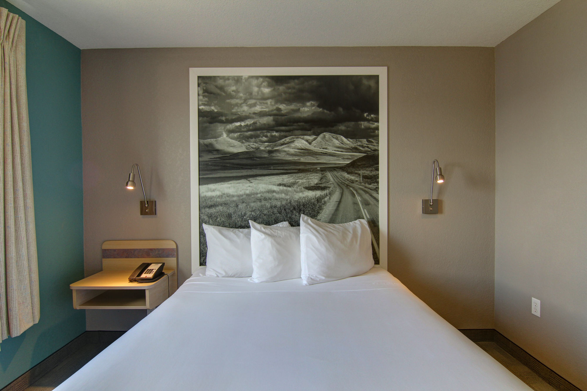 Фото Home Inn Express Medicine Hat