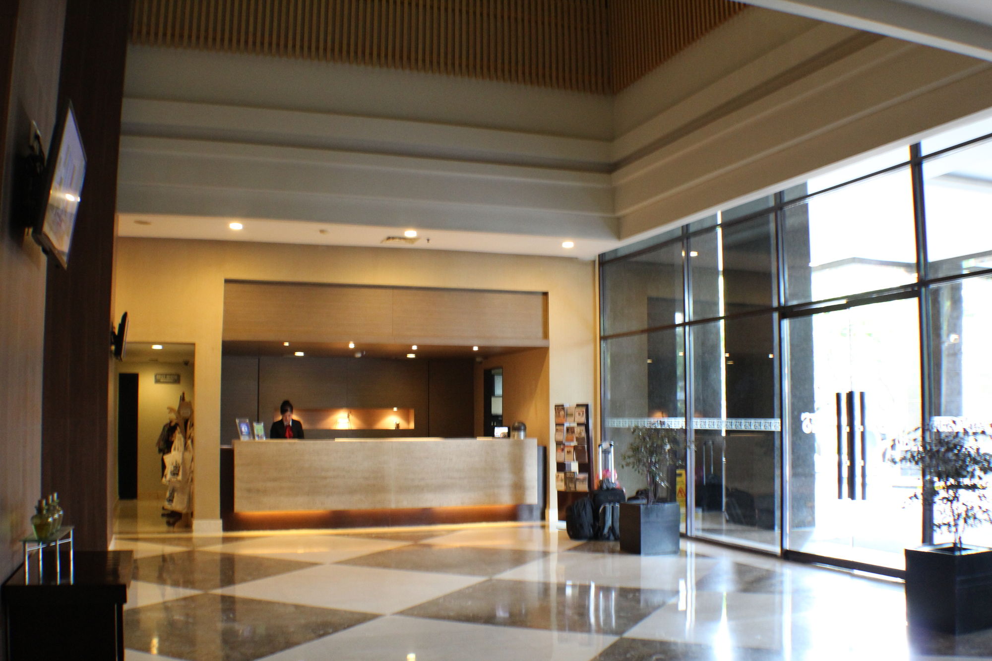 Фото Hotel Santika Pandegiling Surabaya