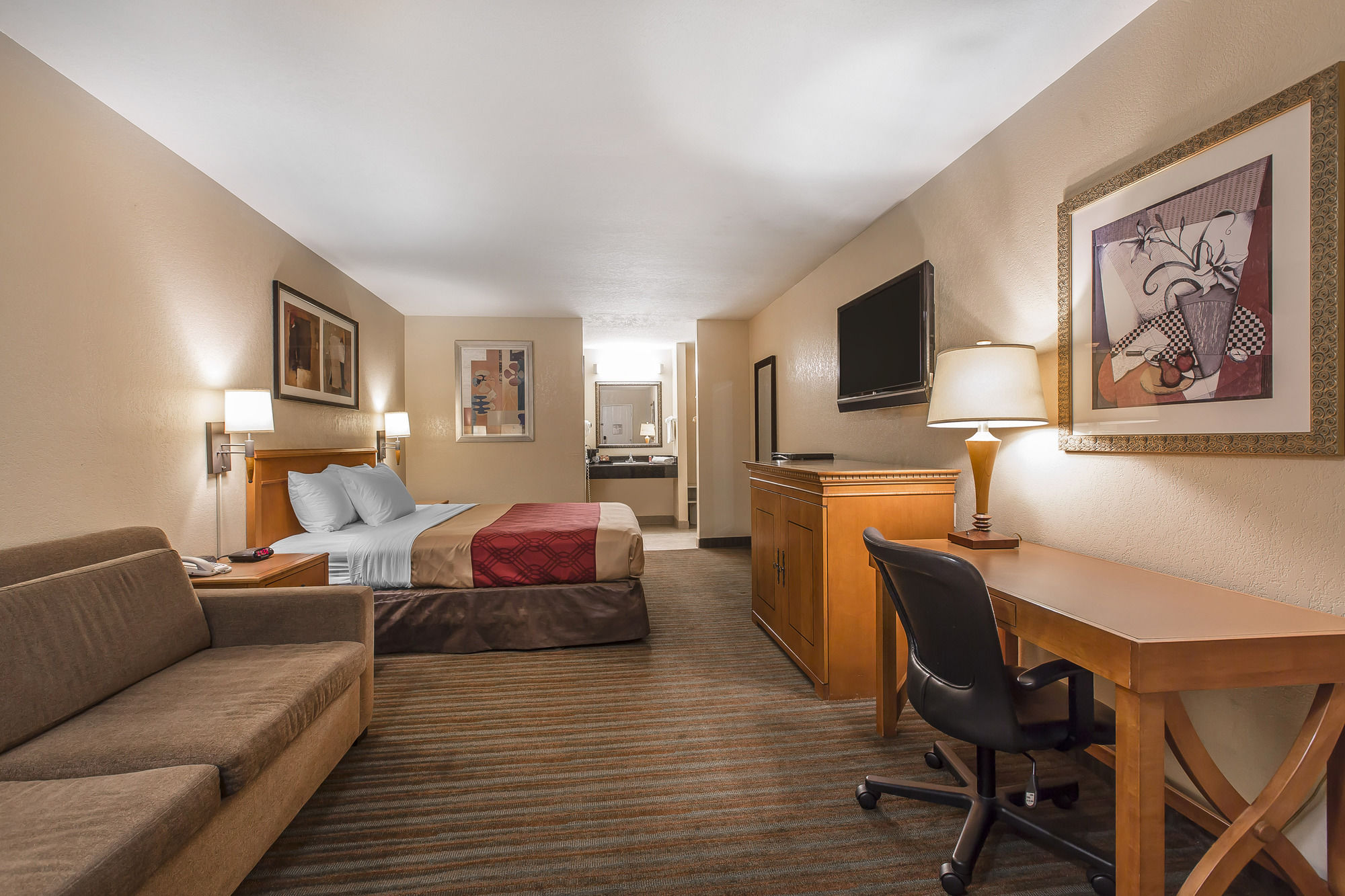 Фото Econo Lodge Inn & Suites El Cajon San Diego East