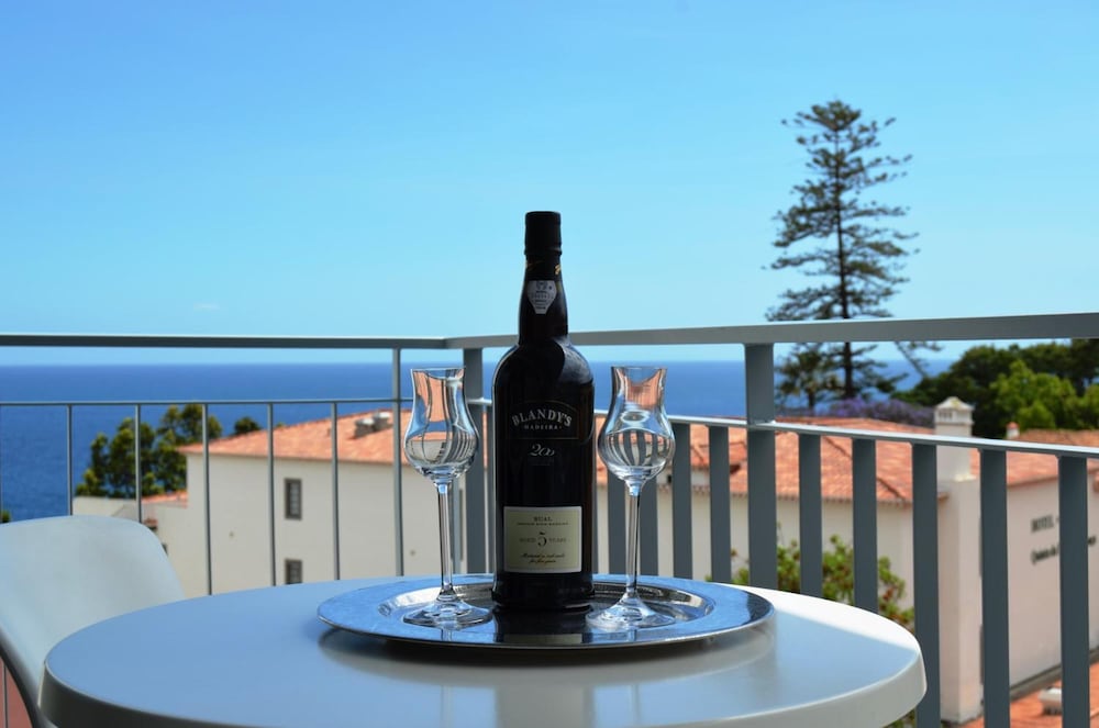 Фото Madeira Bright Star Hotel