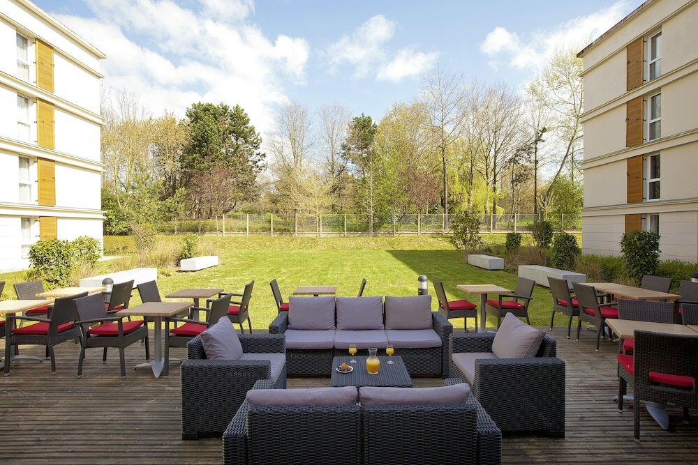 Фото Residhome Paris Guyancourt