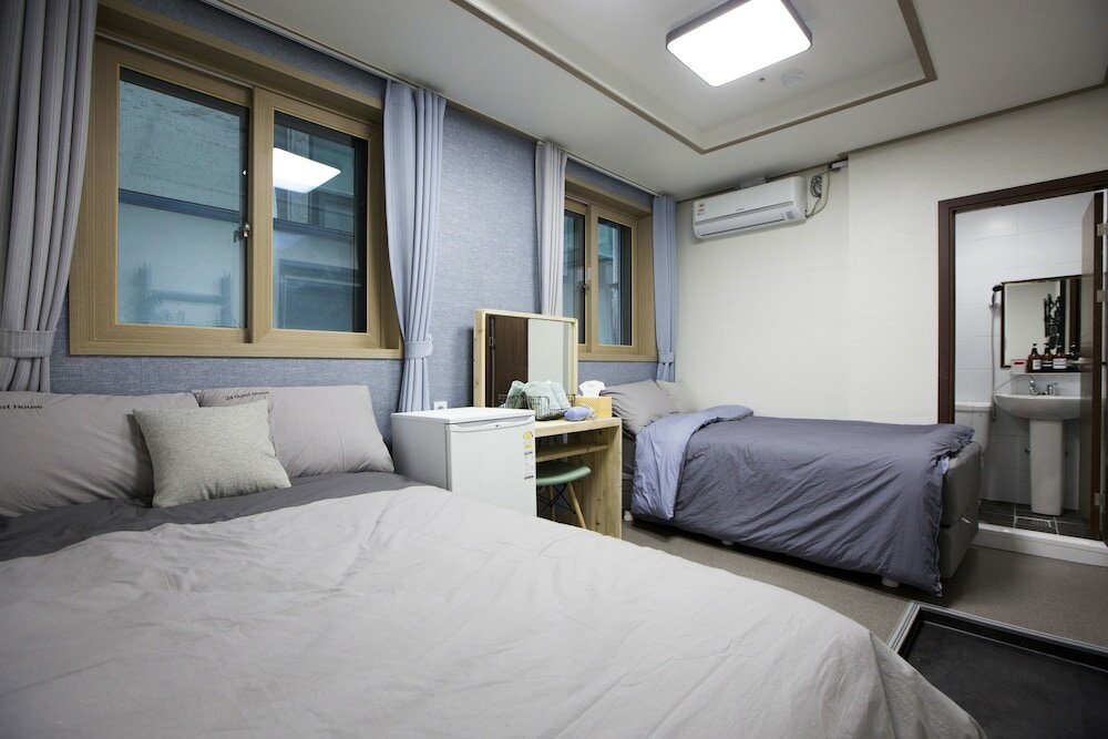 Фото 24guesthouse Sinchon