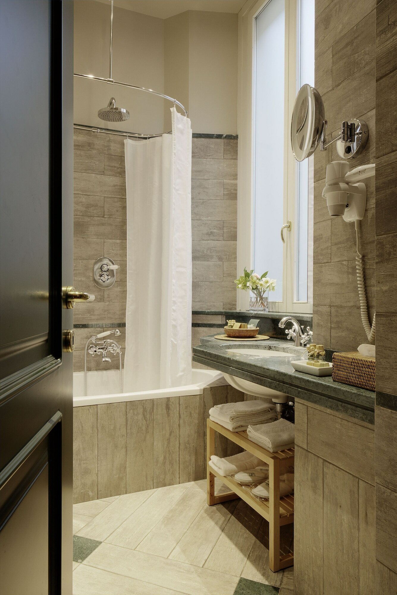 Фото Camperio House Suites