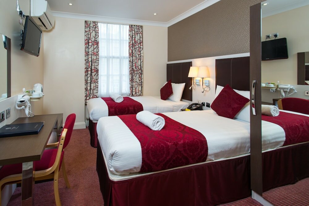 Фото отеля 2