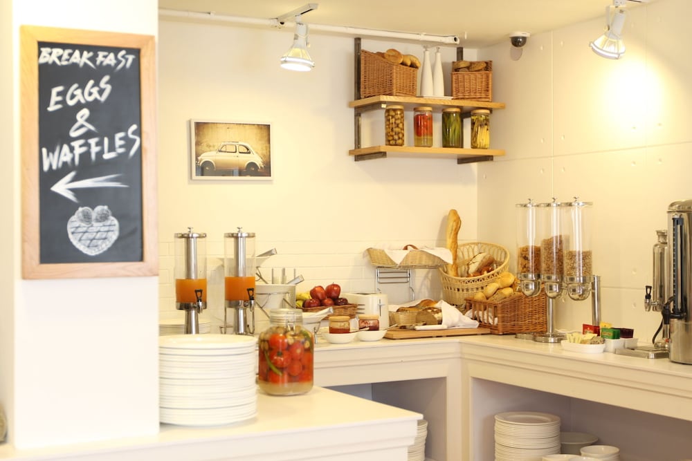 Фото Bloomrooms @ Link Road