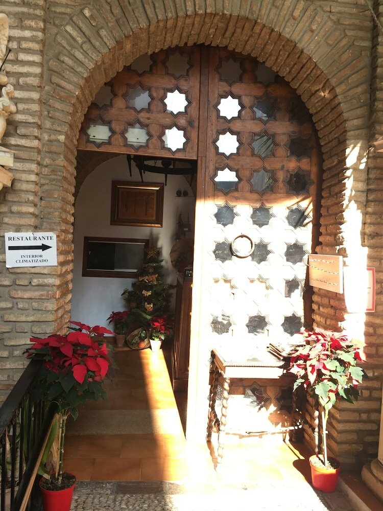 Фото Los Patios Hotel