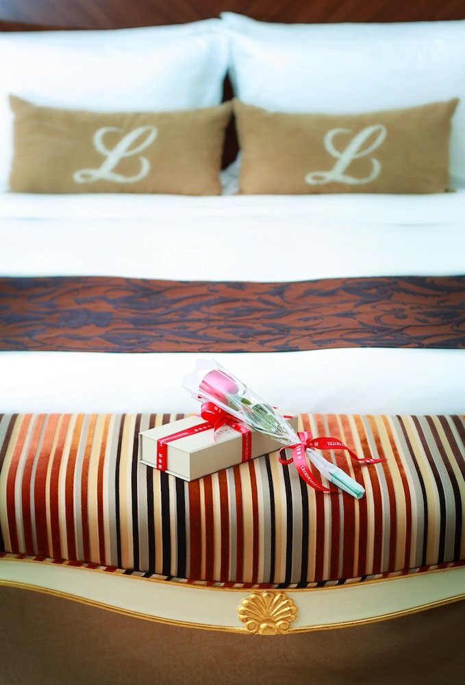 Фото Legendale Hotel Beijing