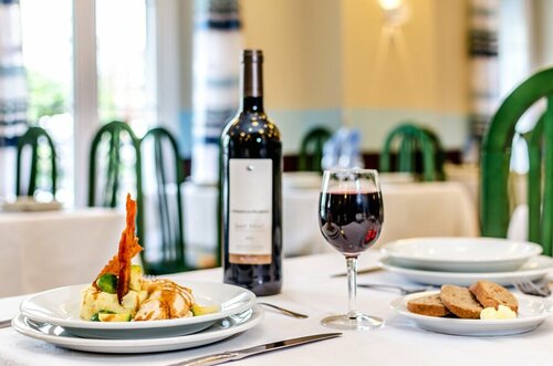Гостиница Hotel Saint Louis De France в Пау