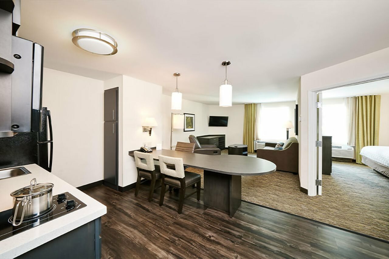 Фото Sonesta Simply Suites Detroit Warren