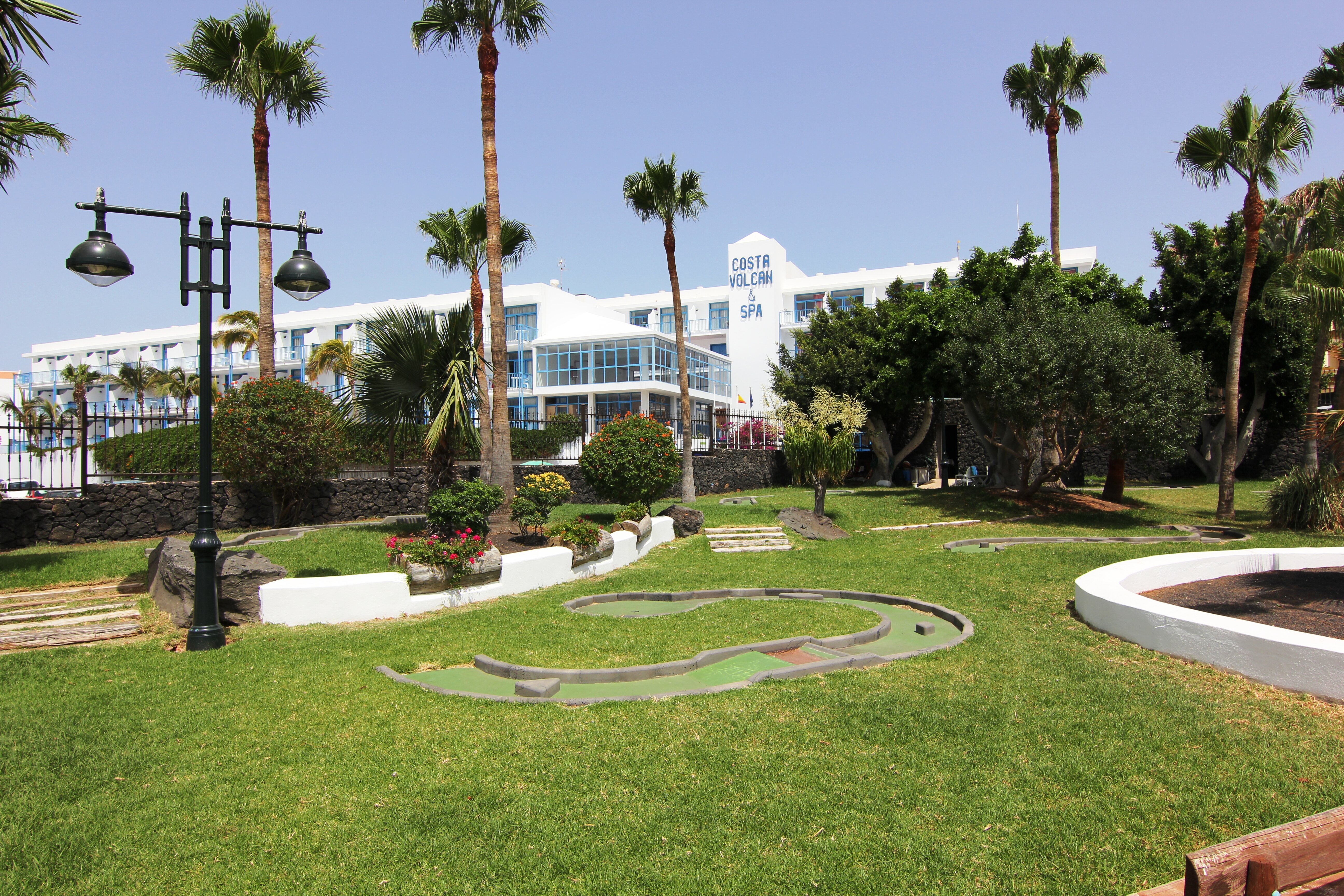 Фото Apartahotel Costa Volcán