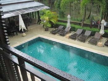 Фото Ampha Place Hotel