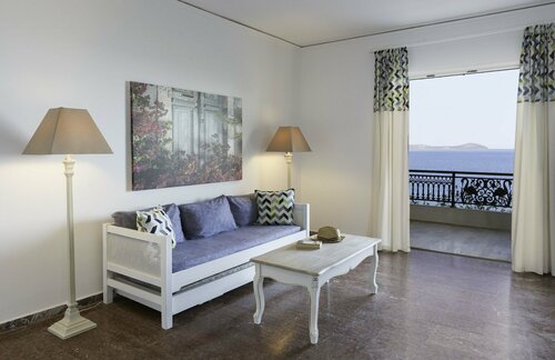 Апартаменты Douka Seafront Residences