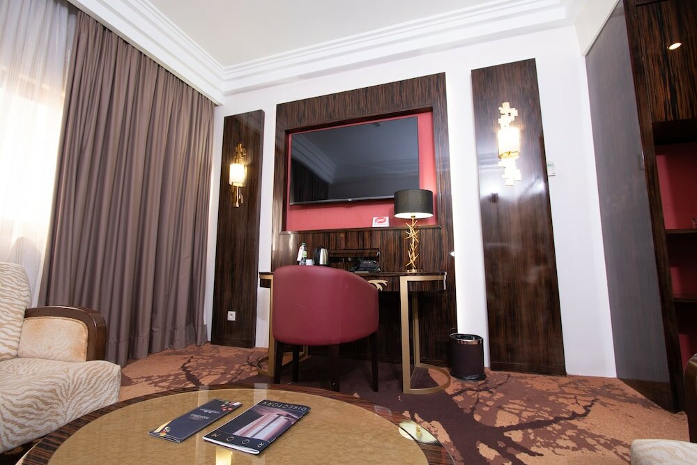 Фото Hôtel Fleur de Lys Plateau