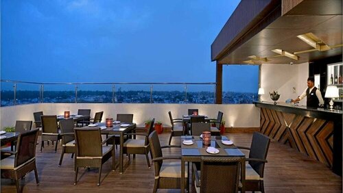 Гостиница Golden Sarovar Portico Amritsar в Амритсаре
