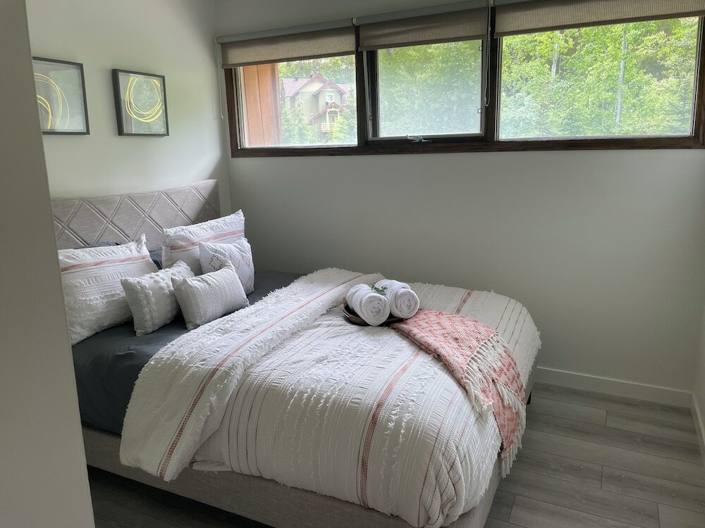 Фото 6Br Chalet i Ski Out i Private HotTub