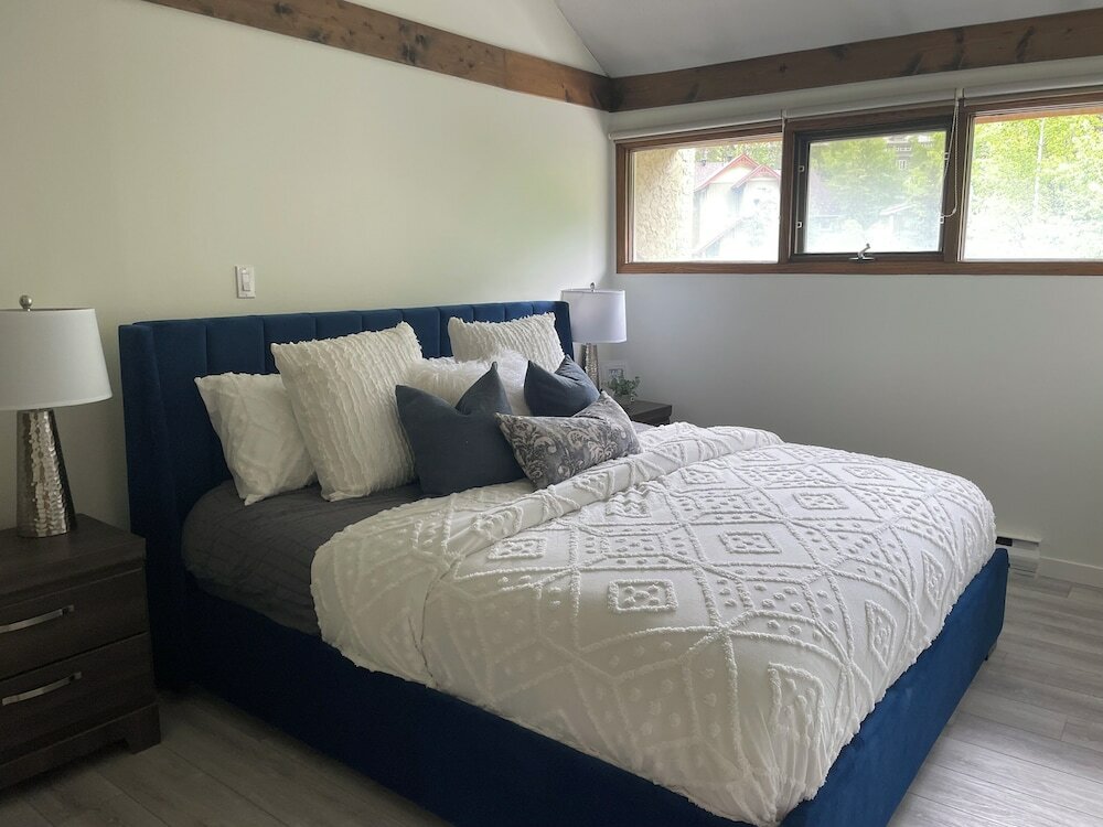 Фото 6Br Chalet i Ski Out i Private HotTub