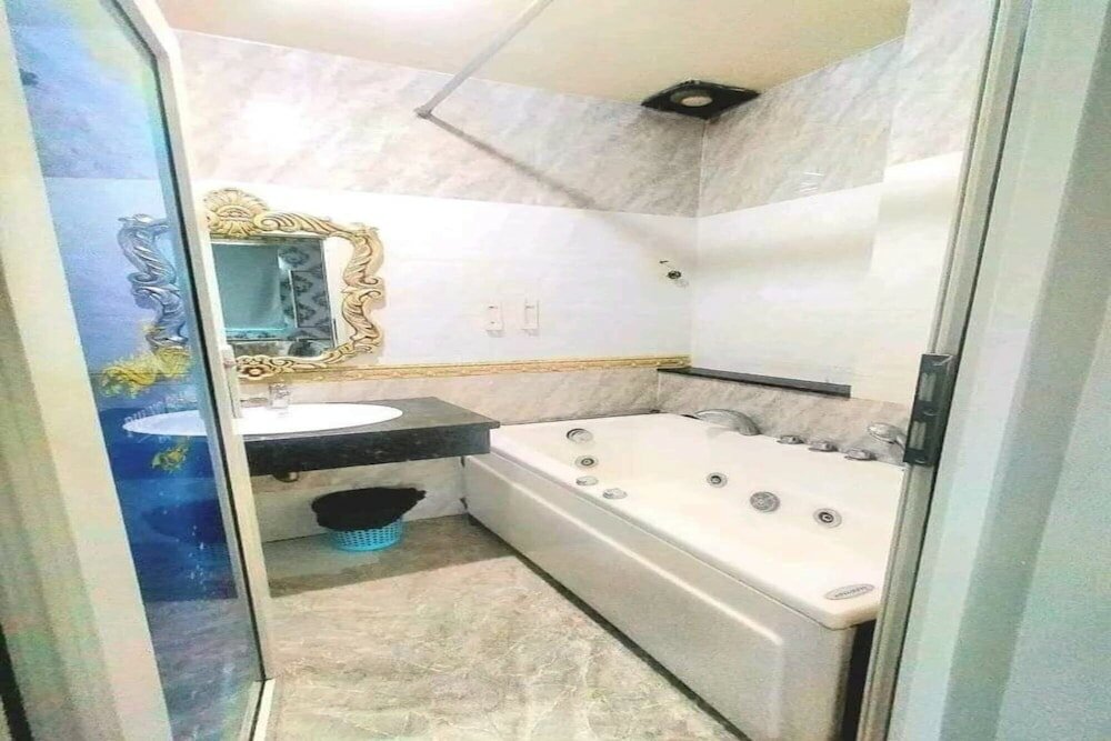 Фото Crowne Bui Vien Hotel