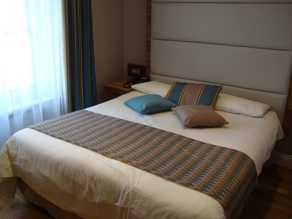 Фото Royal Eagle Hotel