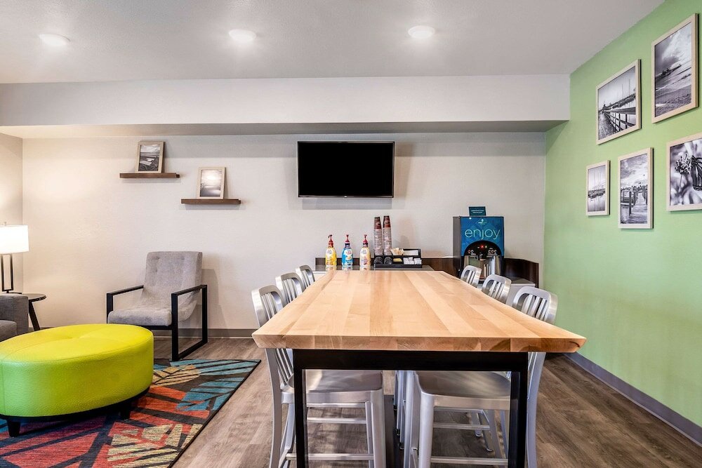 Фото WoodSpring Suites Naples West