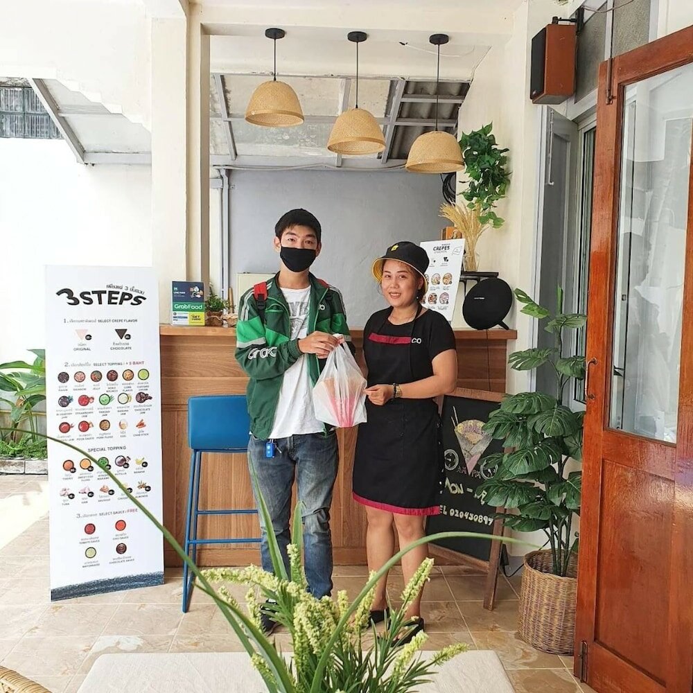 Фото DinsoMon Hotel