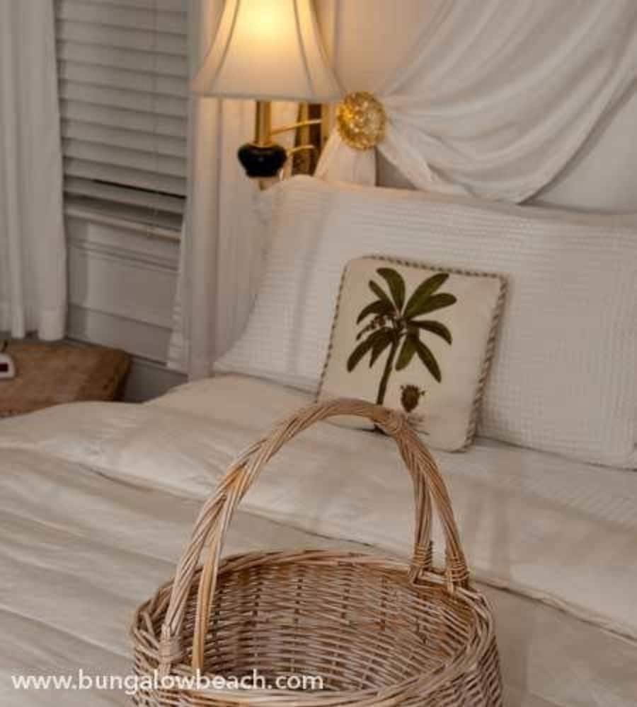 Фото Bungalow Beach Resort