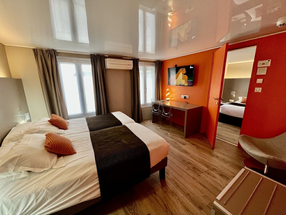 Фото Hotel Le Renard Châlons-en-Champagne