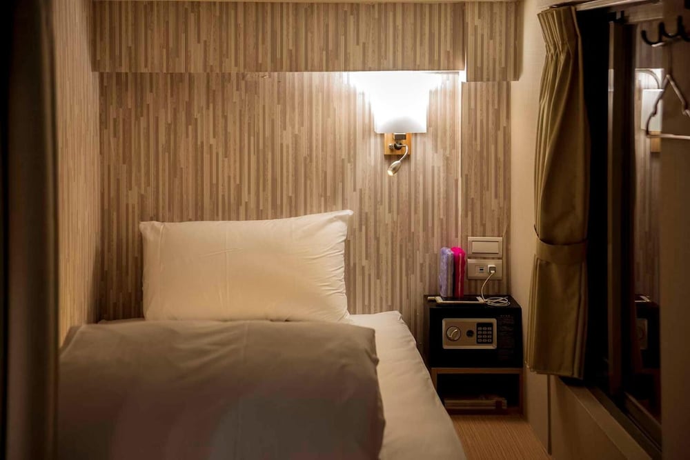 Фото Old Door Hostel & Bar