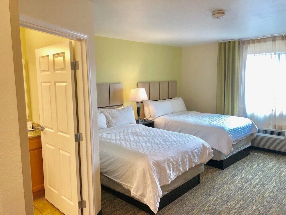 Фото Candlewood Suites Washington North, an Ihg Hotel