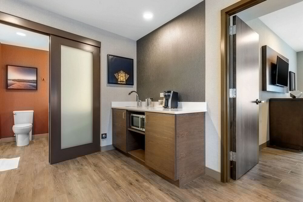 Фото Cambria Hotel Omaha Downtown