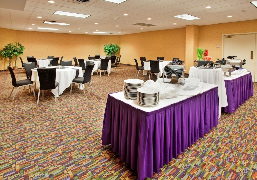 Фото Holiday Inn Manhattan at the Campus