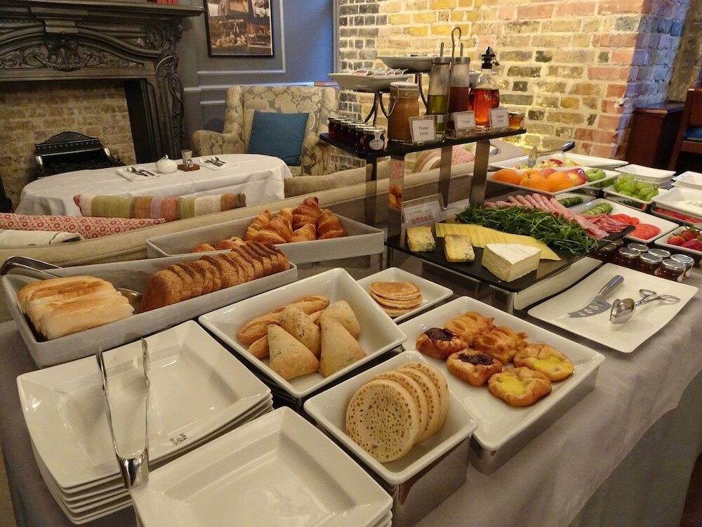 Фото Morton Hotel