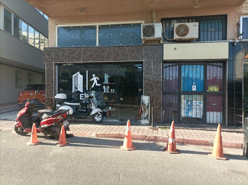 Art workshop Exit Art Store, Antalya, photo