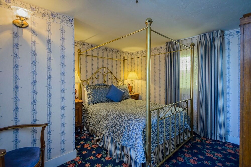 Фото The Mendocino Hotel and Garden Suites