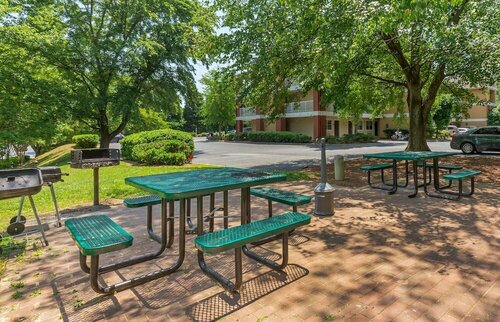 Гостиница Extended Stay America Suites Greensboro Big Tree Way