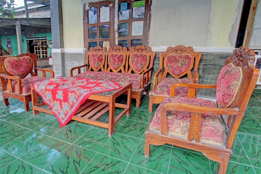 Фото Spot On 92882 Penginapan 3 Bersaudara