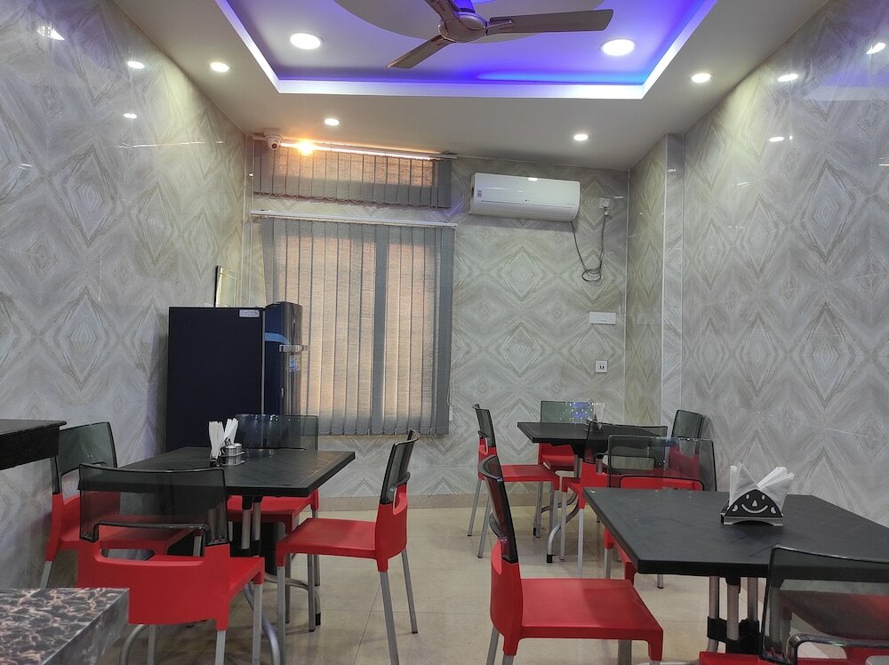 Фото Sawkmie Hotel