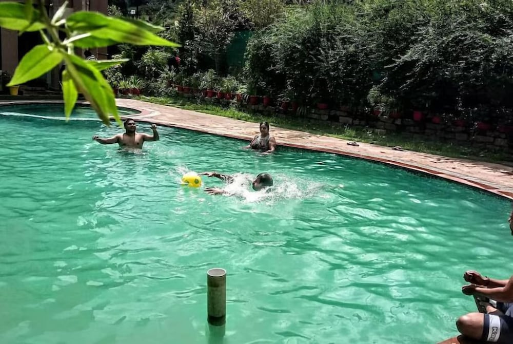 Фото отеля 2