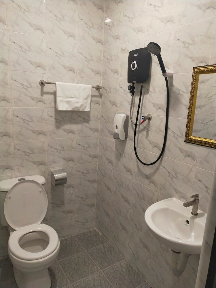 Фото Oyo 90832 Hotel Apsara Temerloh Gateway