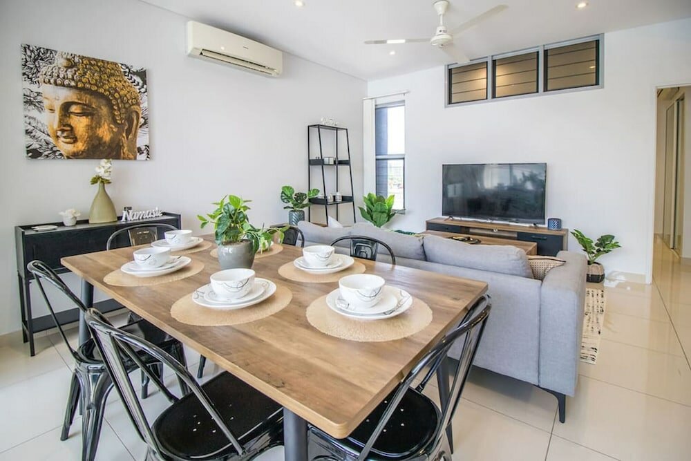 Фото Zen Central Cbd - 3 Bedroom Apartment