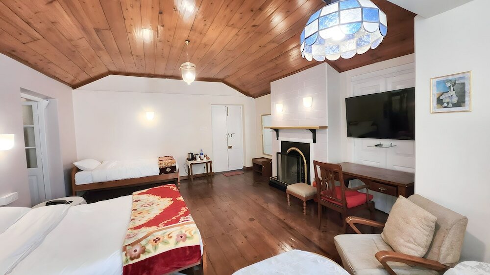 Фото Ivanhoe Hotel A Heritage Property