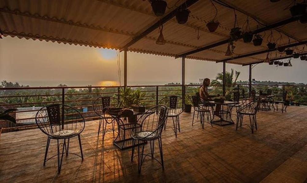 Фото FabExpress The Voyage, Morjim