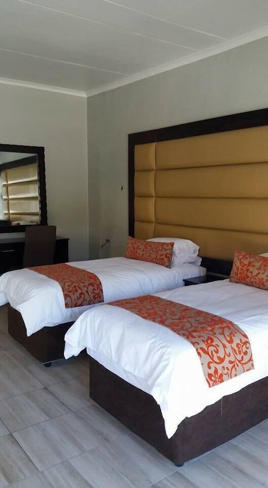 Фото Makgovango Luxury Inn