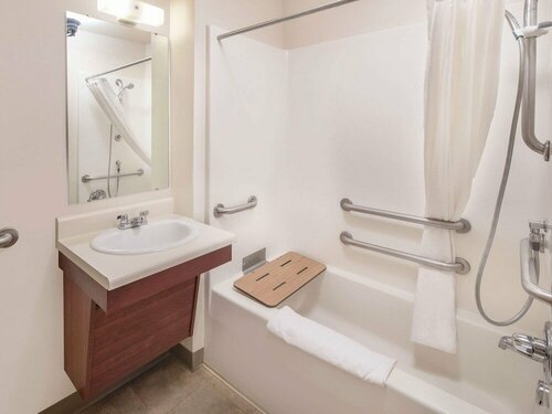 Гостиница WoodSpring Suites Louisville Clarksville в Кларксвилле